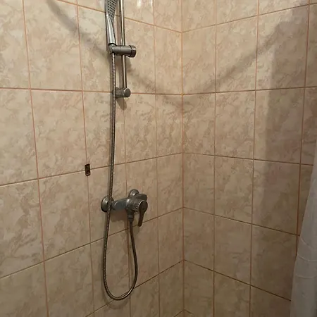 Ifjusagi Szallo Hostal *