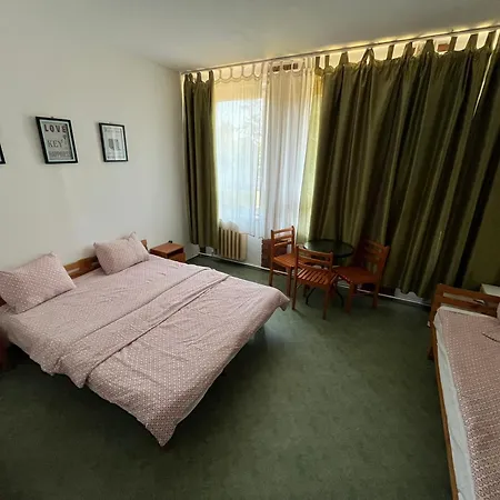 Ifjusagi Szallo Balatonfenyves