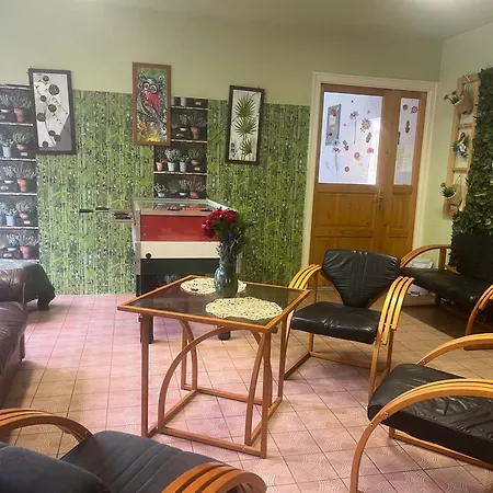 Ifjusagi Szallo Hostal Balatonfenyves