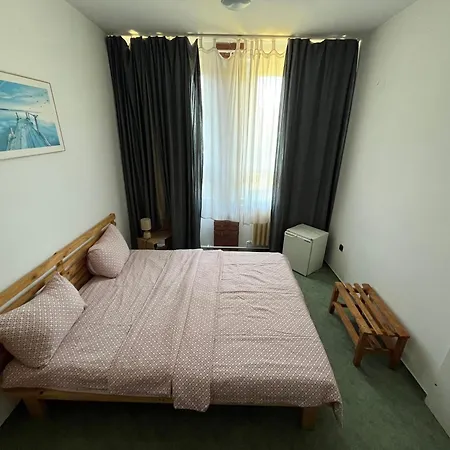 Ifjusagi Szallo * Balatonfenyves